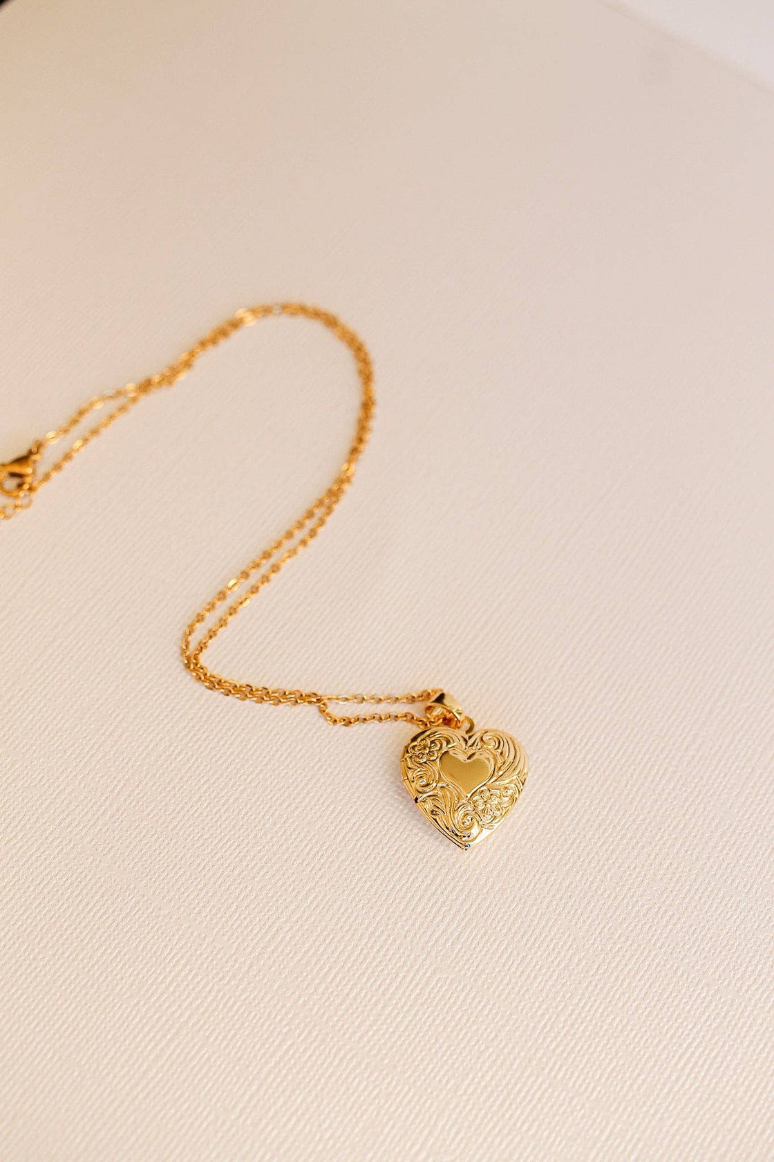 Mia Heart Locket in Gold