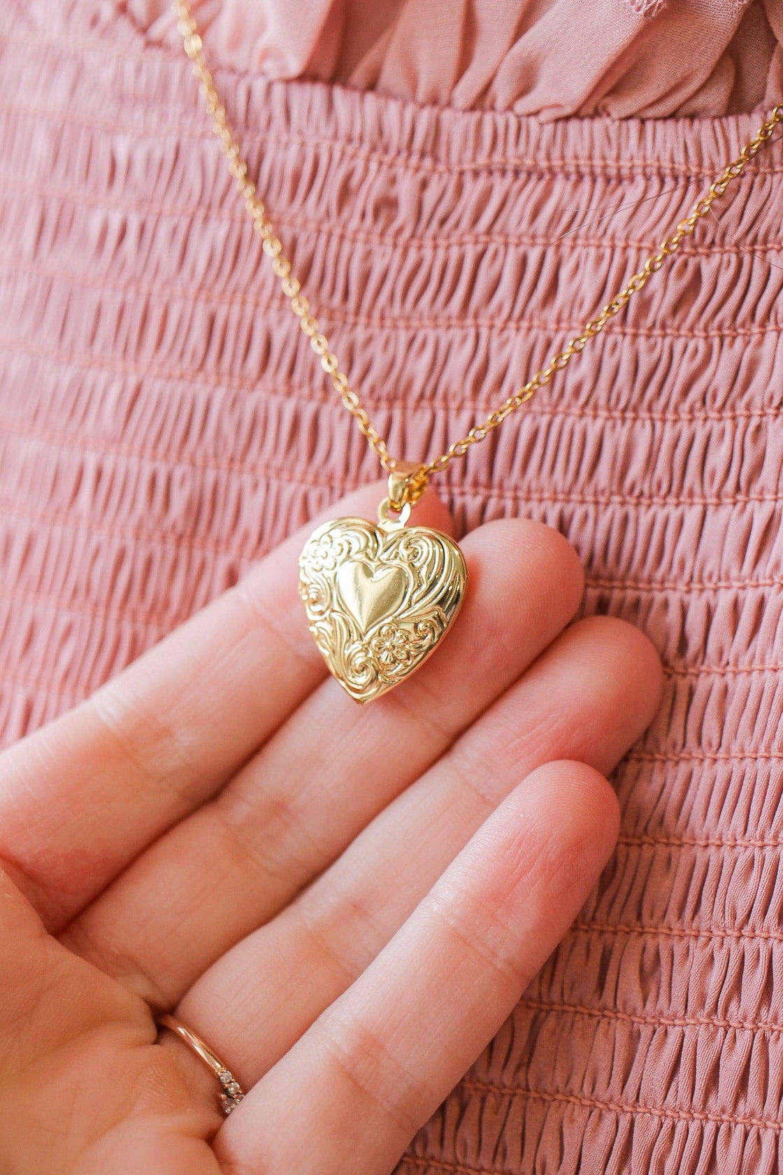 Mia Heart Locket in Gold