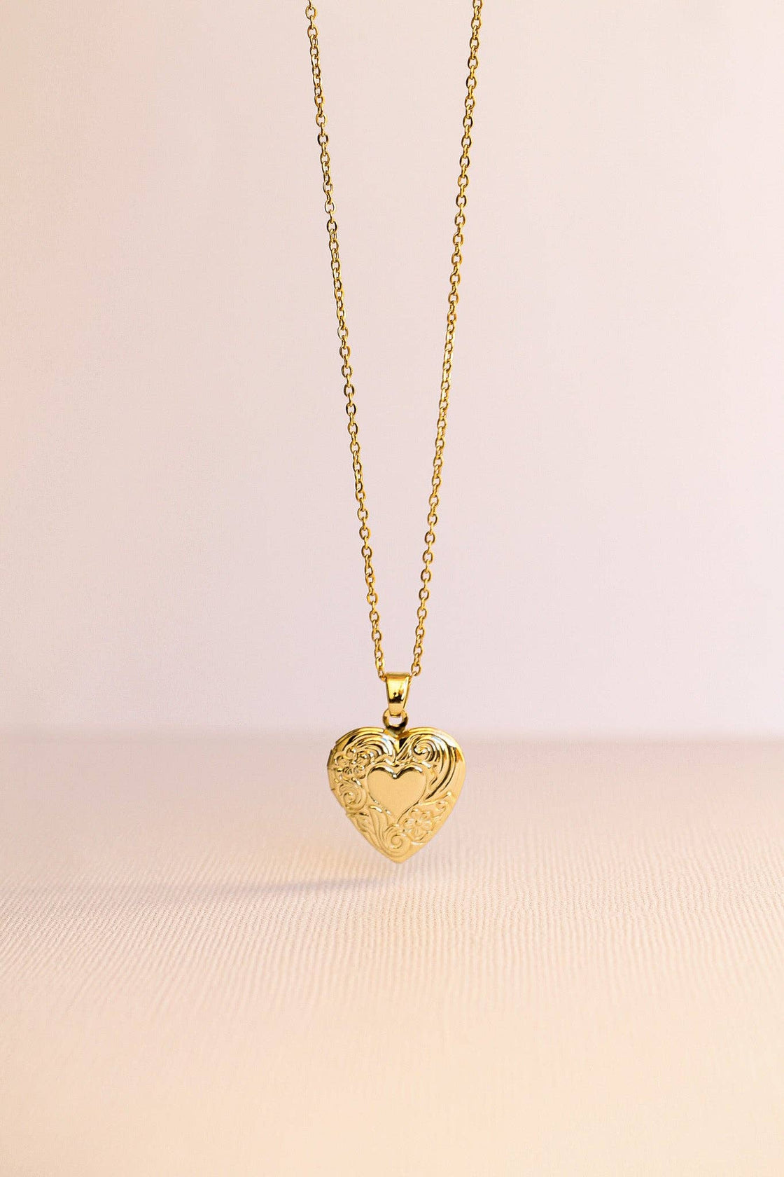 Mia Heart Locket in Gold