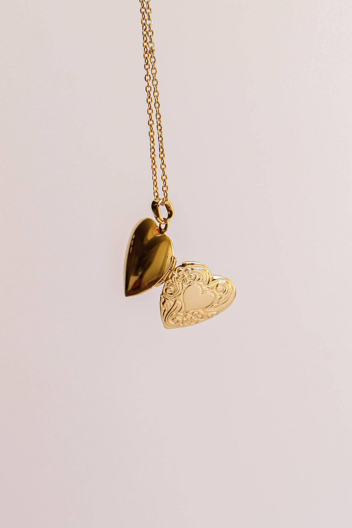 Mia Heart Locket in Gold