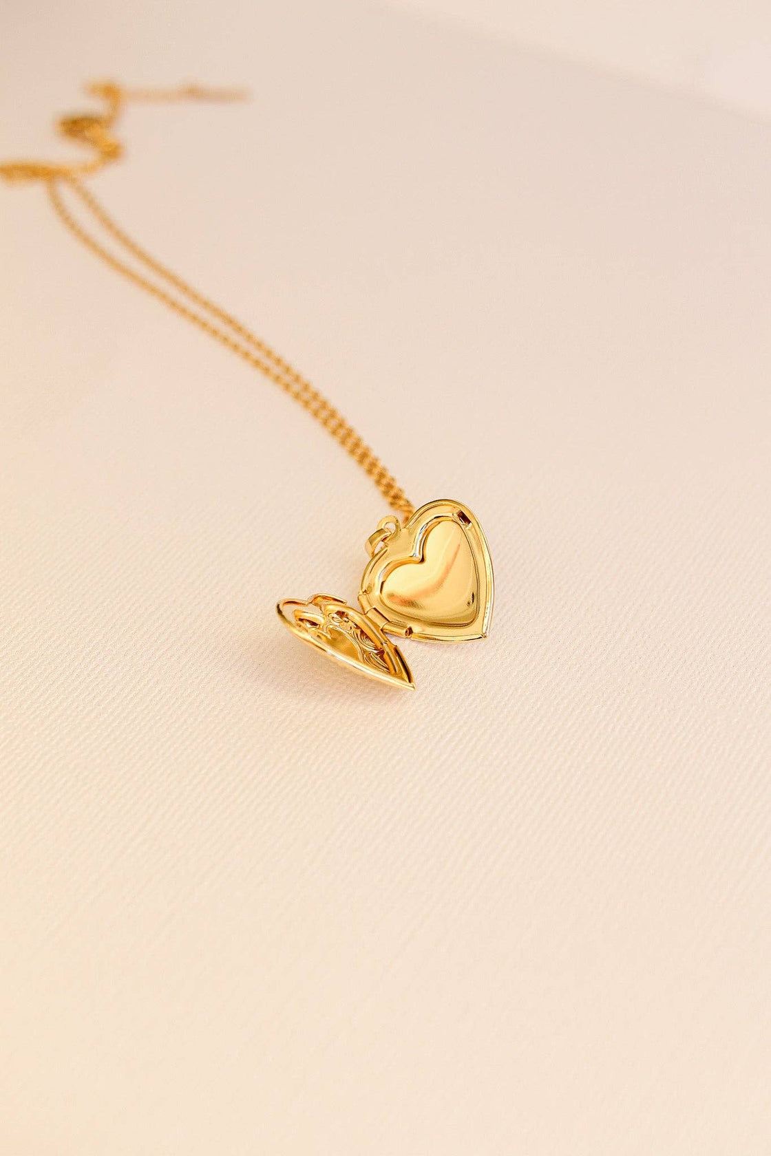 Mia Heart Locket in Gold